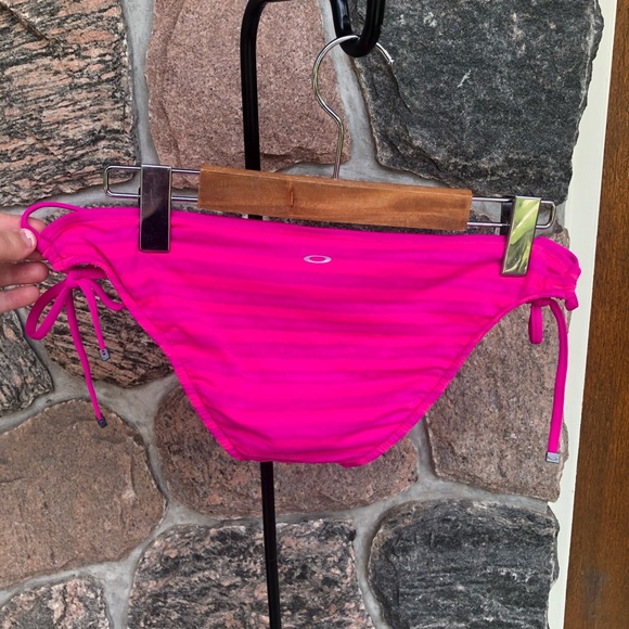 Oakley tankini - Picture 5 of 6